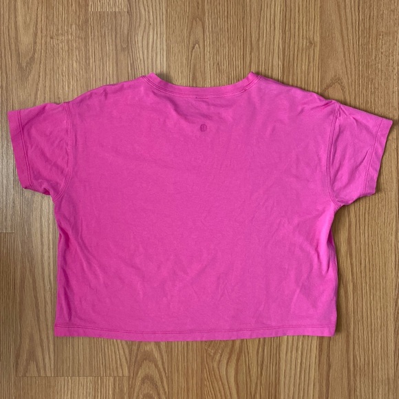 ❤️ Lululemon Cates Tee Size 4 Hot Pink - Picture 5 of 5